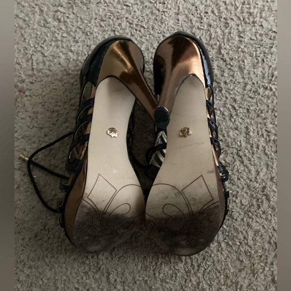 DEREON Black Heels - Picture 5 of 5